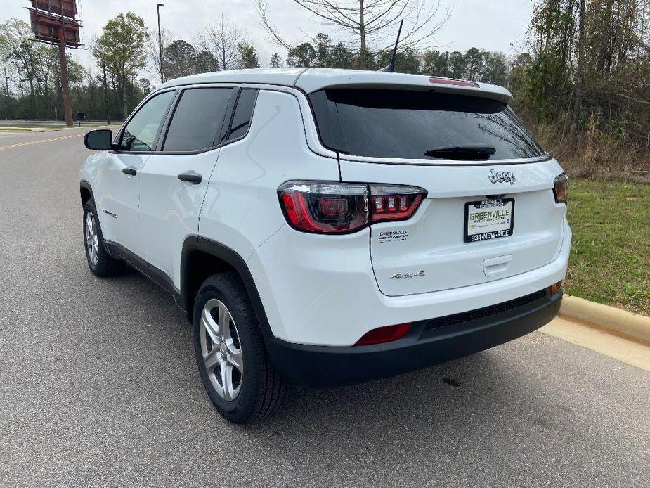 new 2024 Jeep Compass car, priced at $24,995