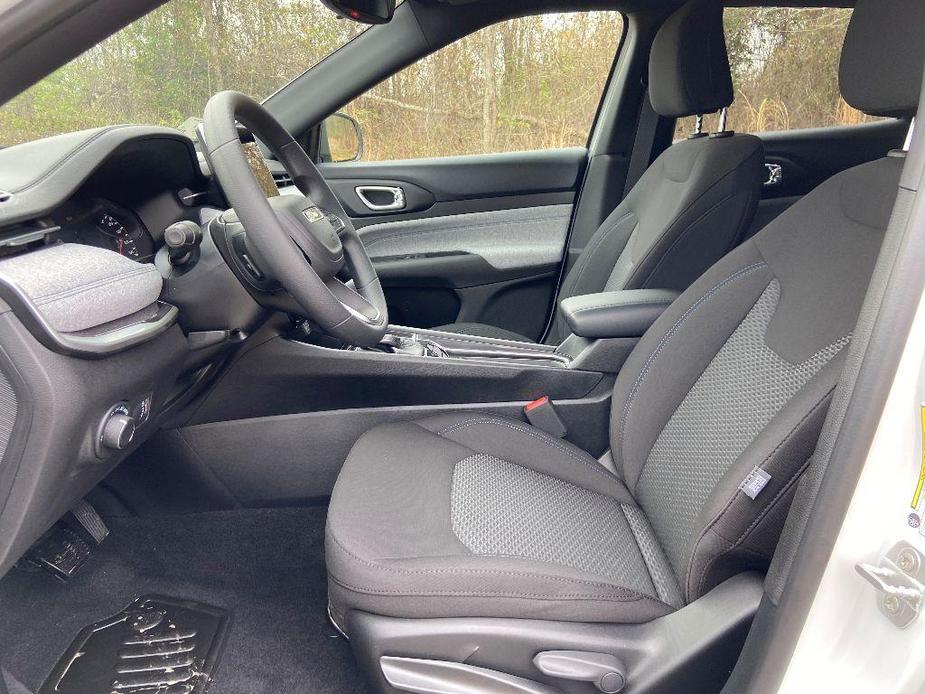 new 2024 Jeep Compass car, priced at $26,495