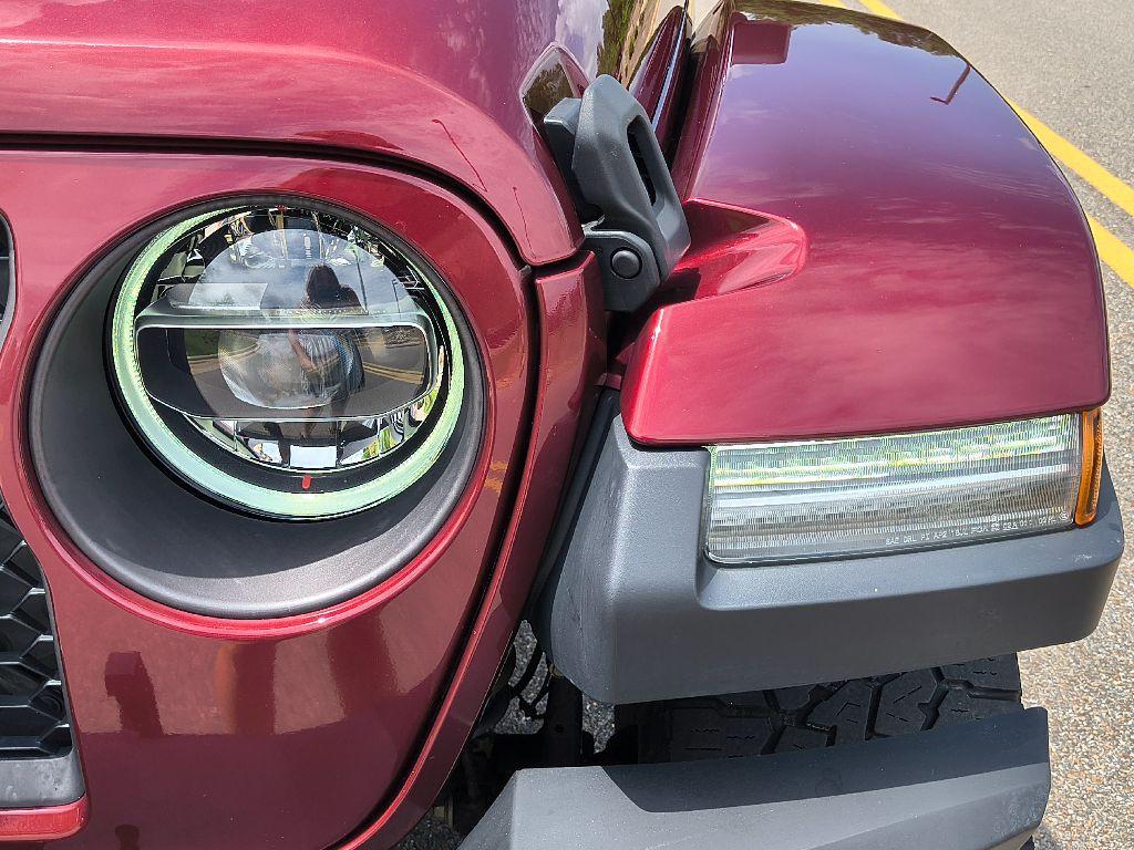 used 2021 Jeep Gladiator car, priced at $41,687