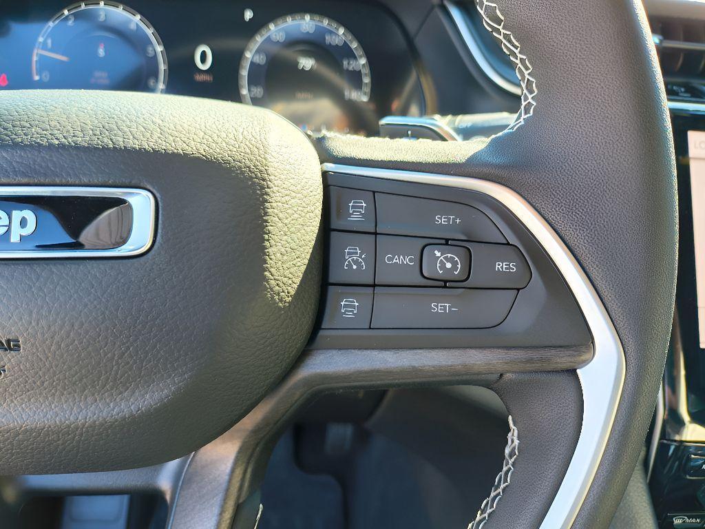 new 2025 Jeep Grand Cherokee car, priced at $39,500