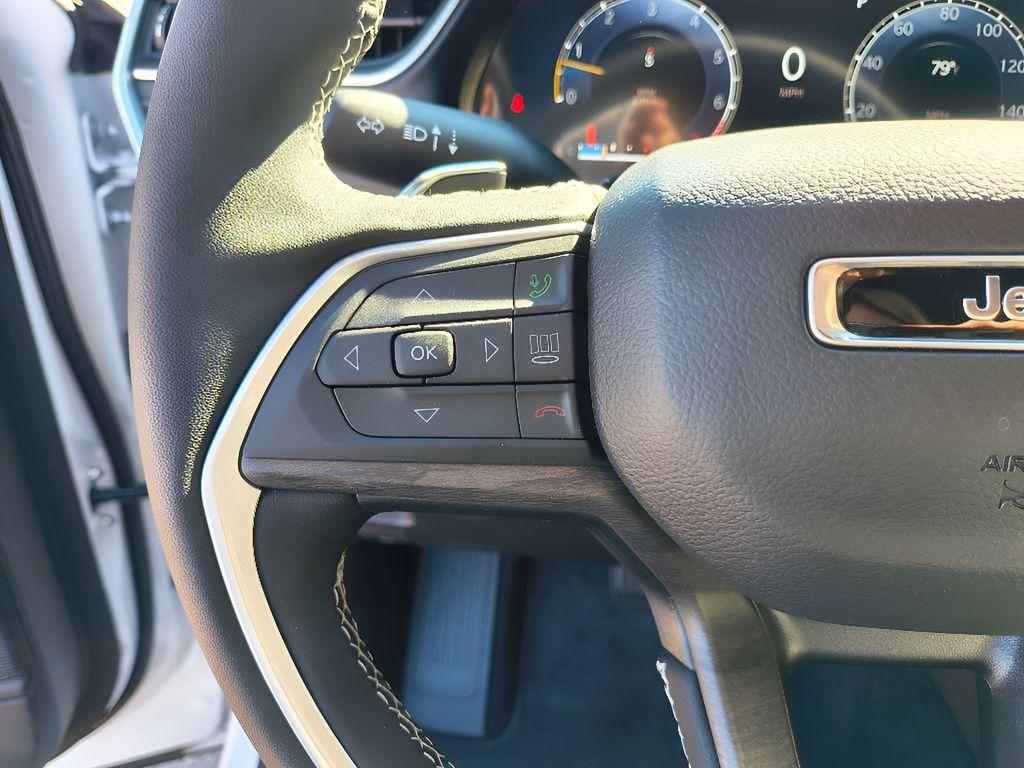 new 2025 Jeep Grand Cherokee car, priced at $39,500