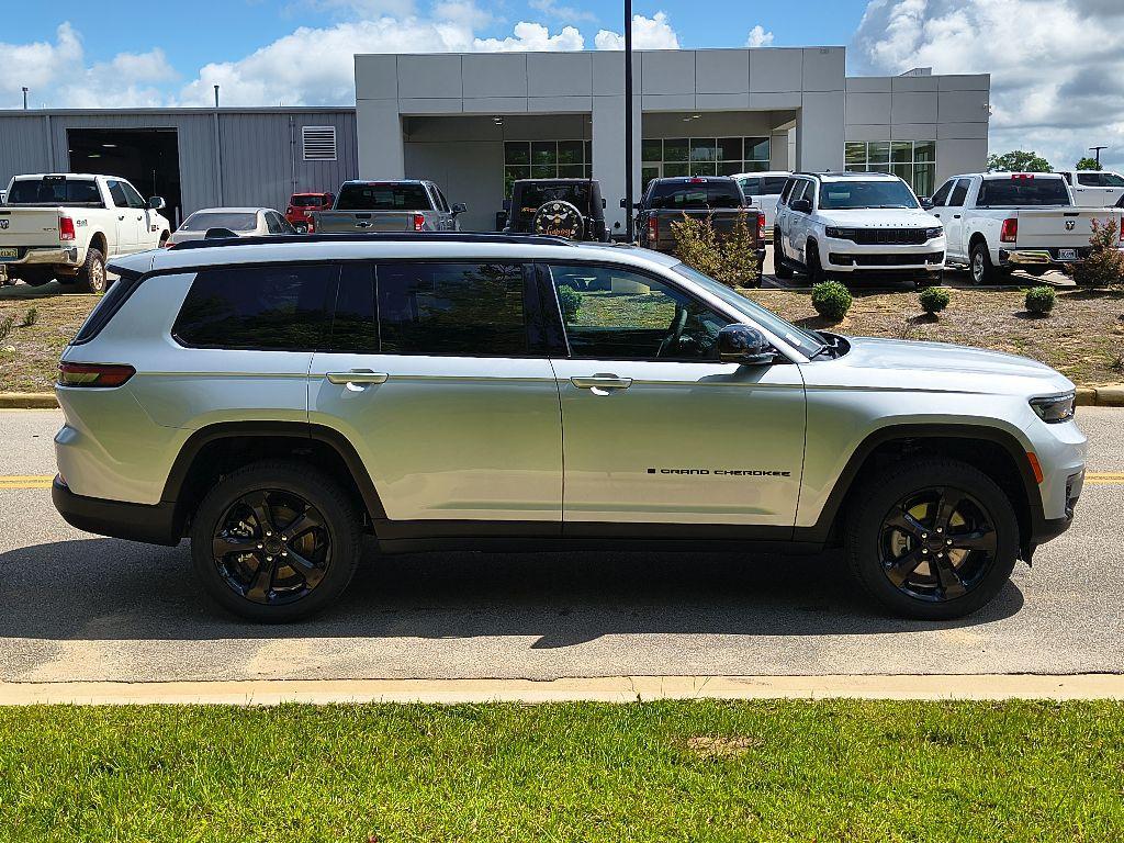new 2025 Jeep Grand Cherokee L car, priced at $46,762