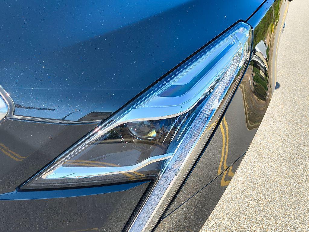used 2023 Cadillac XT5 car, priced at $31,776