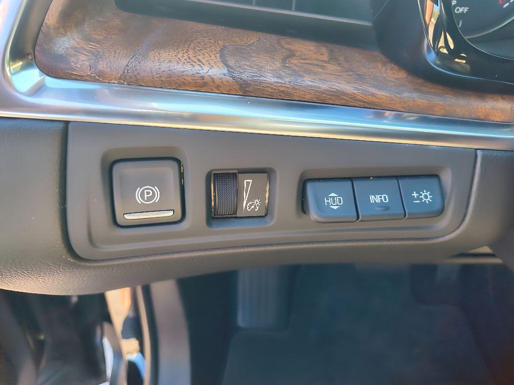 used 2023 Cadillac XT5 car