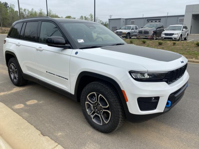 new 2022 Jeep Grand Cherokee 4xe car, priced at $51,555