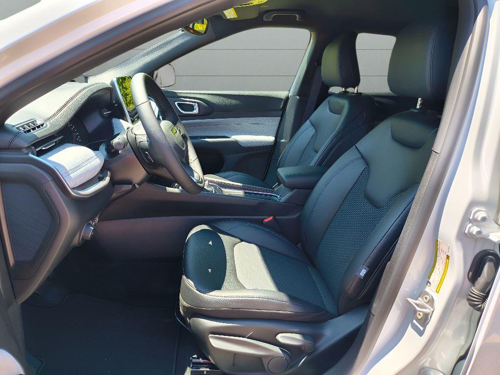 new 2025 Jeep Compass car, priced at $25,665