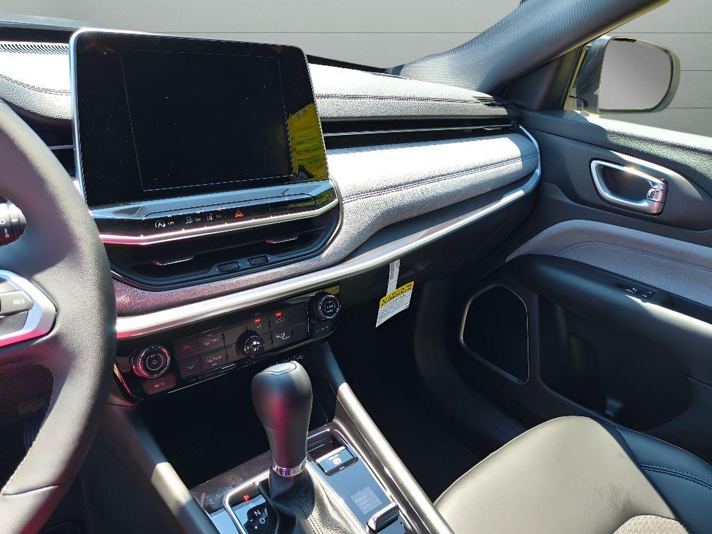 new 2025 Jeep Compass car, priced at $25,665