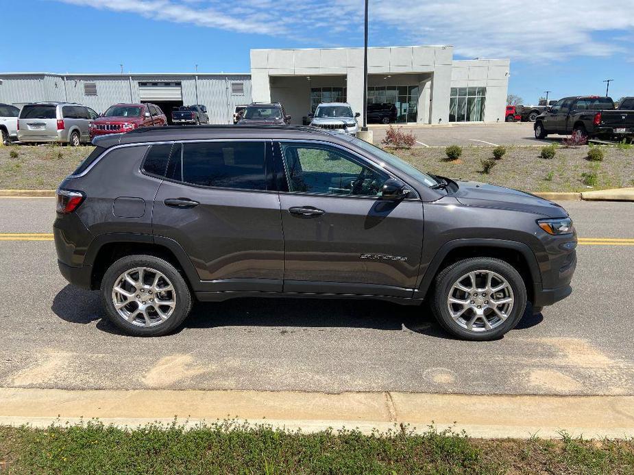 new 2024 Jeep Compass car, priced at $29,495