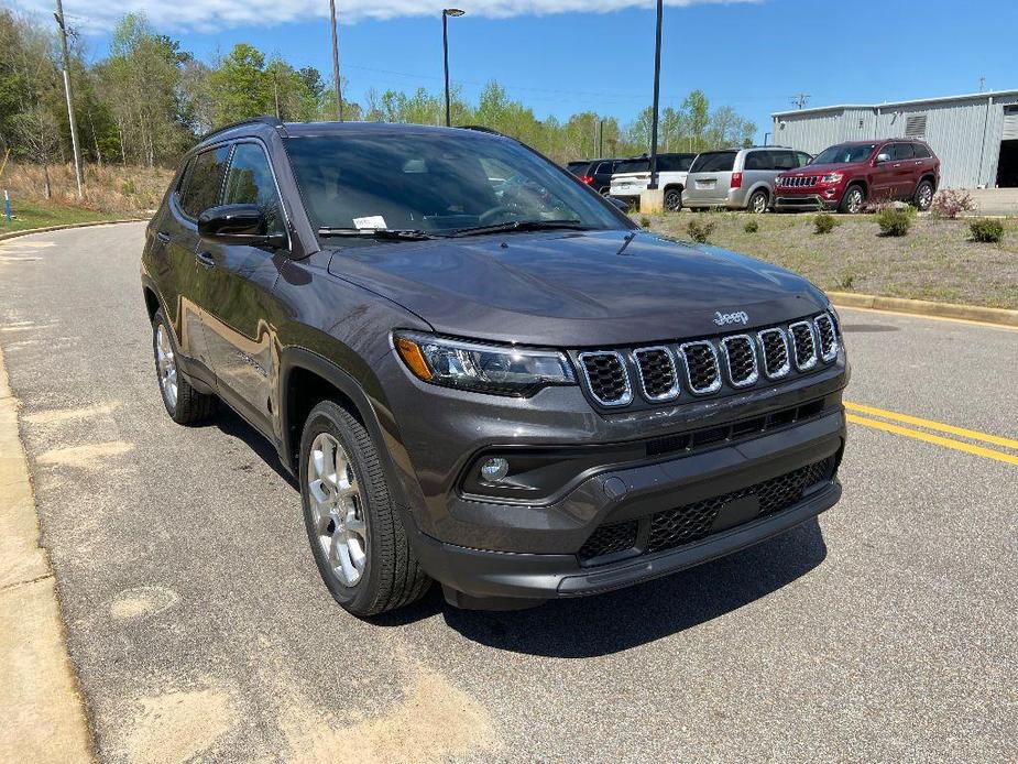 new 2024 Jeep Compass car, priced at $29,495