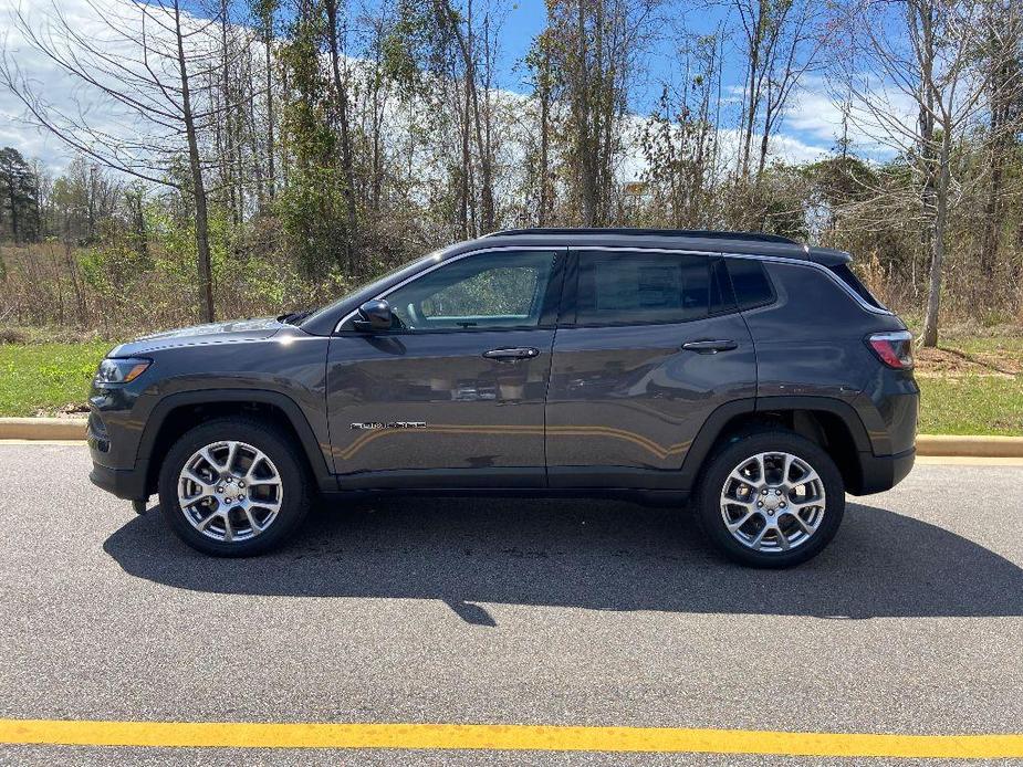 new 2024 Jeep Compass car, priced at $29,495