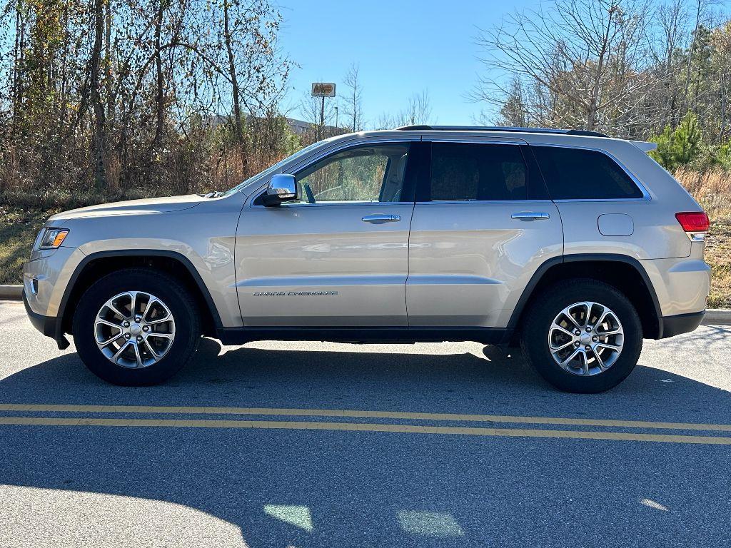 used 2015 Jeep Grand Cherokee car, priced at $12,519