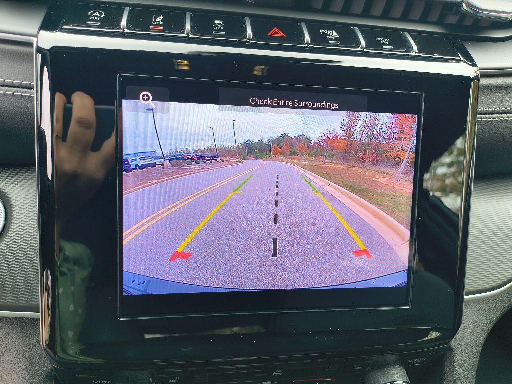 new 2025 Jeep Grand Cherokee car, priced at $40,975