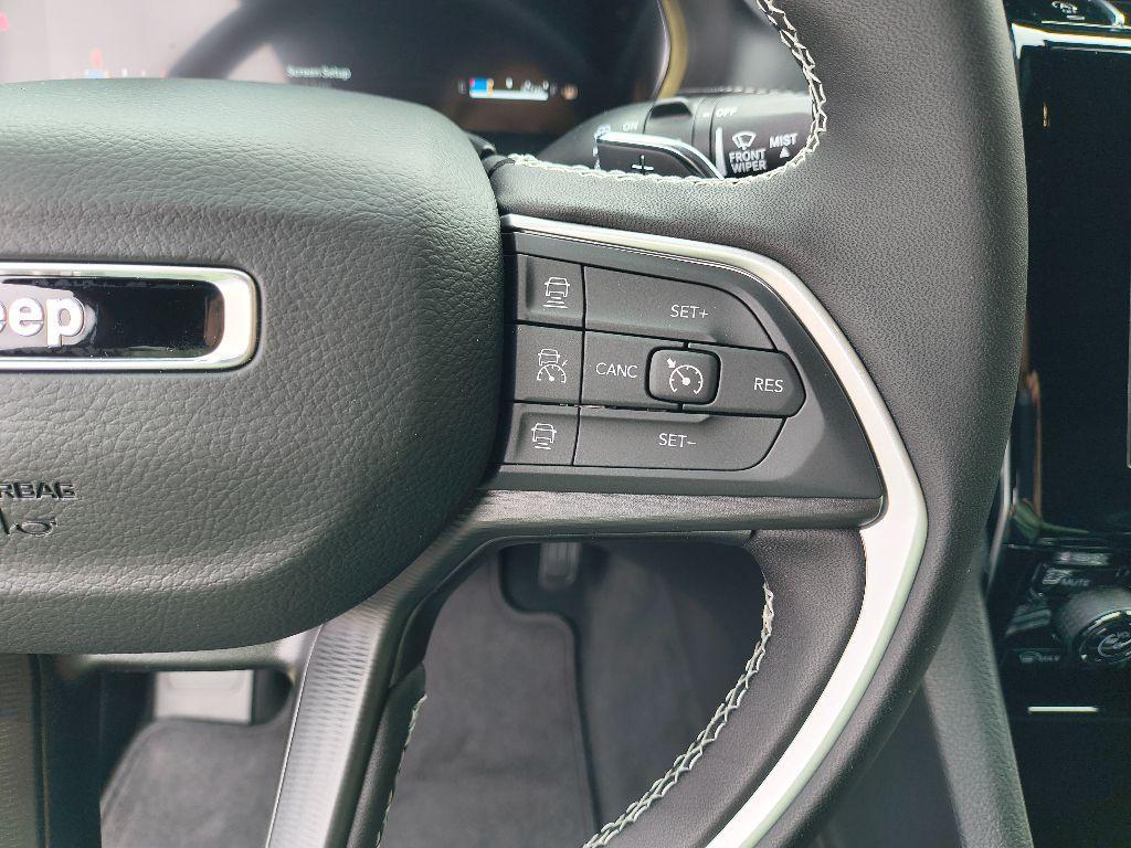 new 2025 Jeep Grand Cherokee car, priced at $40,975