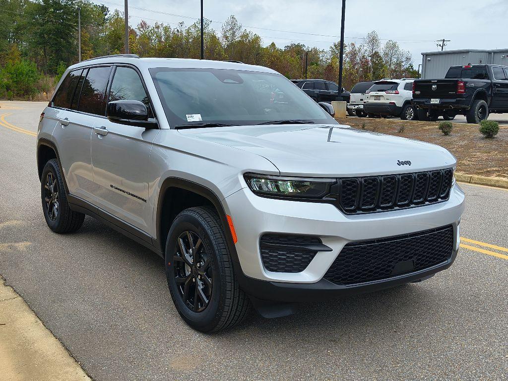 new 2025 Jeep Grand Cherokee car, priced at $40,975
