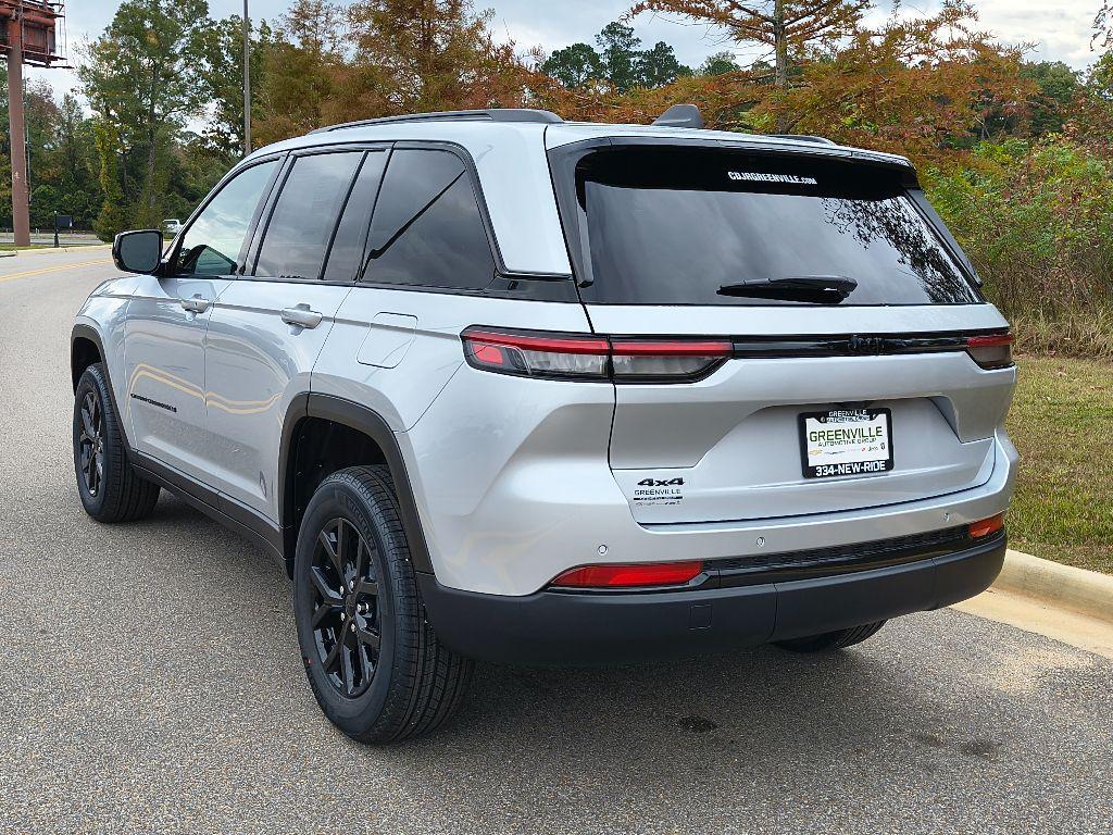 new 2025 Jeep Grand Cherokee car, priced at $40,975