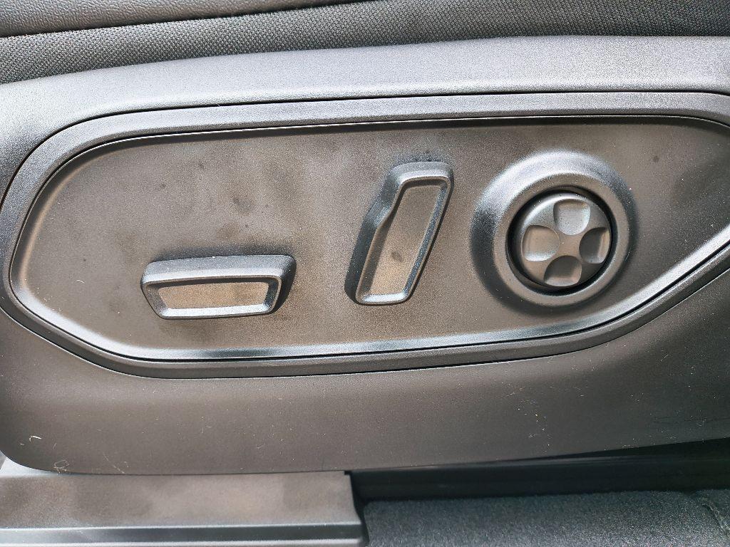 new 2025 Jeep Grand Cherokee car, priced at $40,975