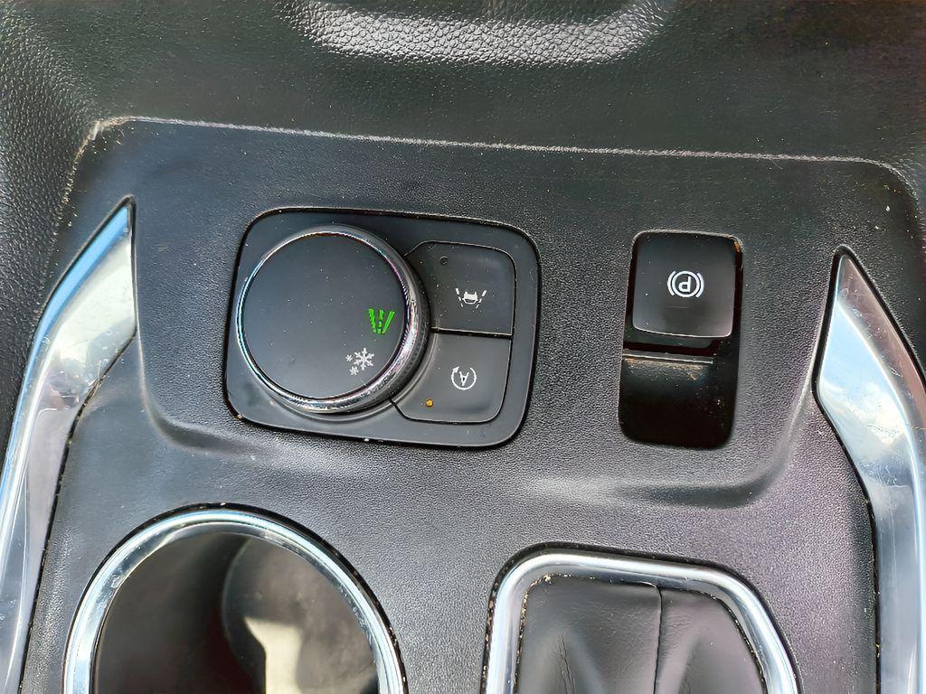 used 2022 Chevrolet Traverse car, priced at $22,519