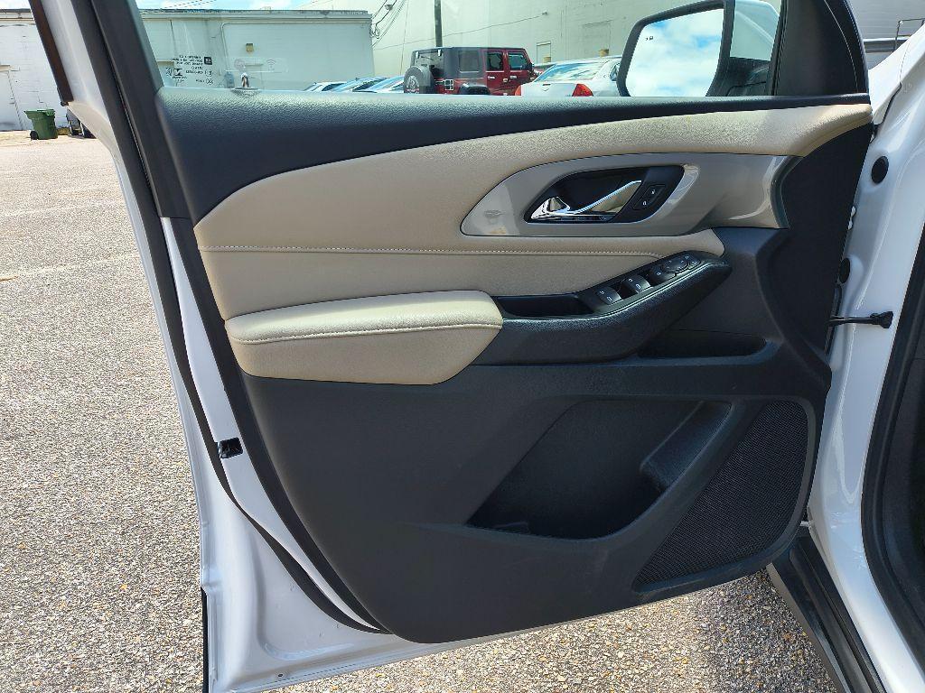 used 2022 Chevrolet Traverse car, priced at $22,519