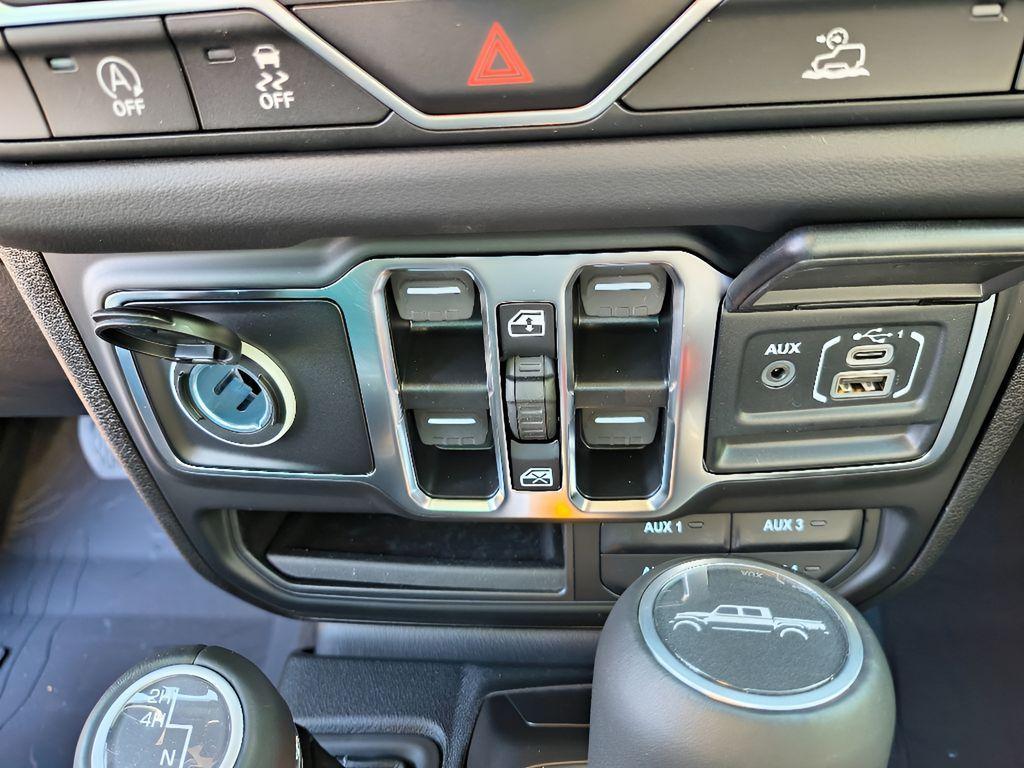 new 2025 Jeep Gladiator car, priced at $45,845