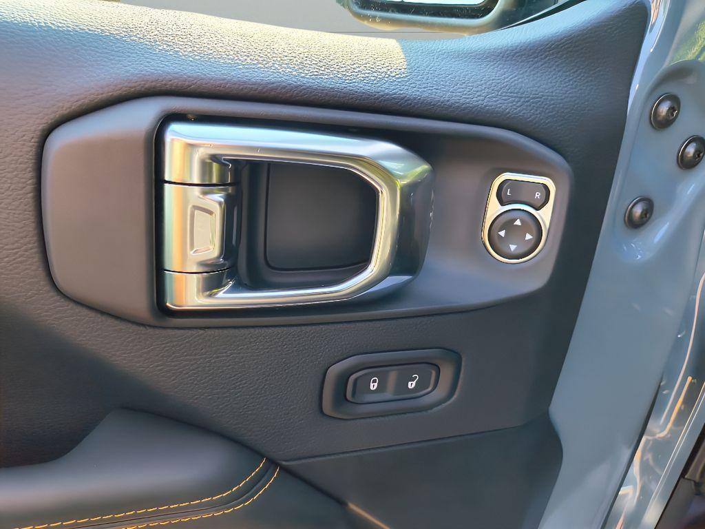 new 2025 Jeep Gladiator car, priced at $45,845