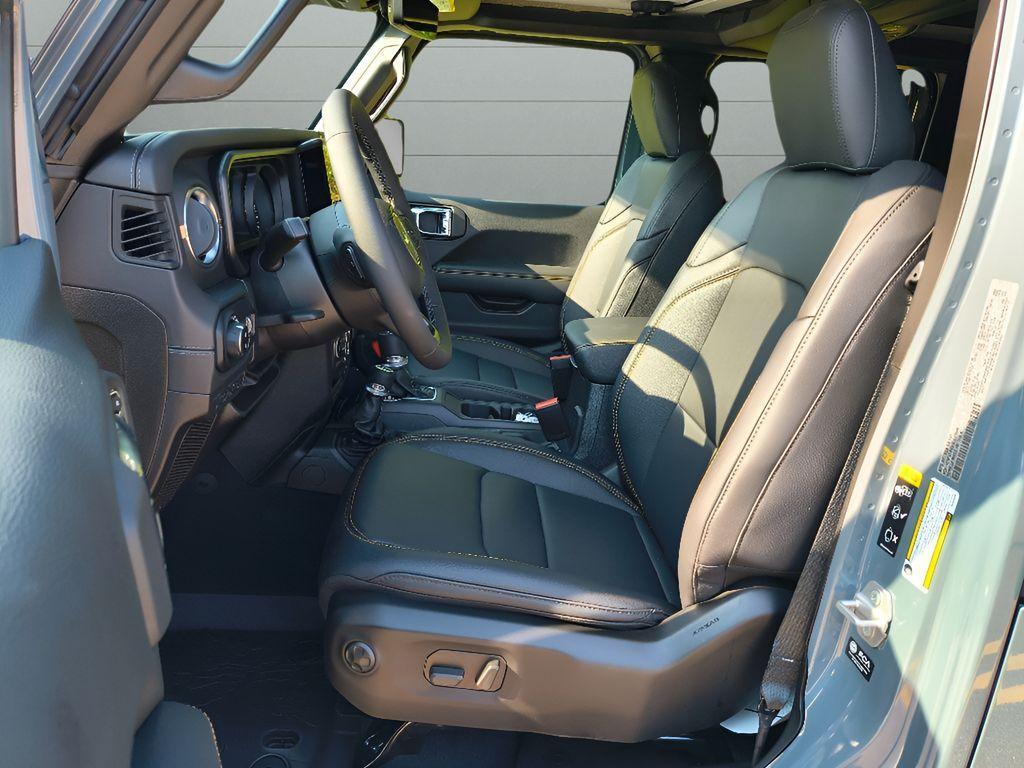 new 2025 Jeep Gladiator car, priced at $45,845