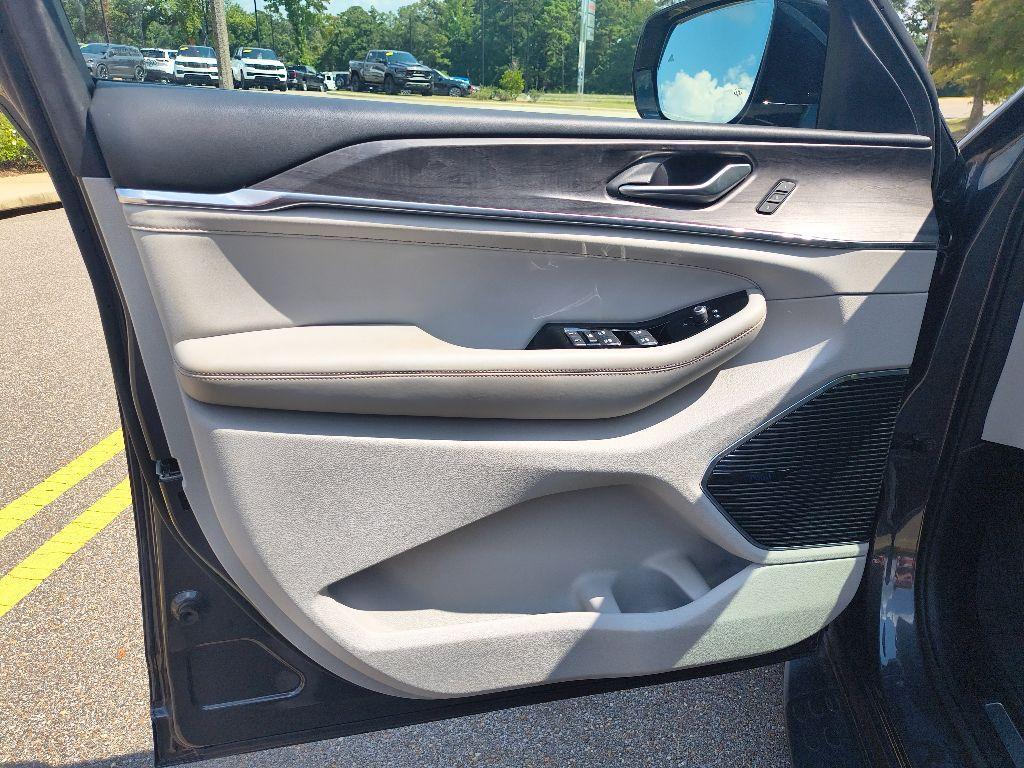 used 2022 Jeep Grand Cherokee L car, priced at $35,589