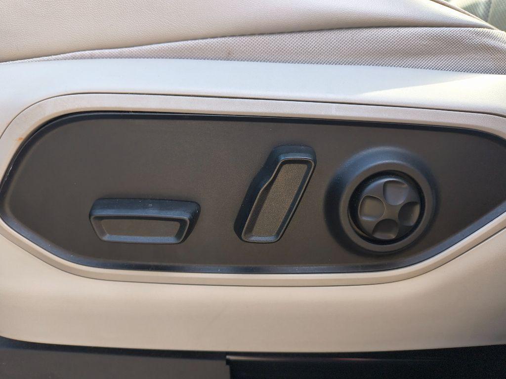 used 2022 Jeep Grand Cherokee L car, priced at $35,589