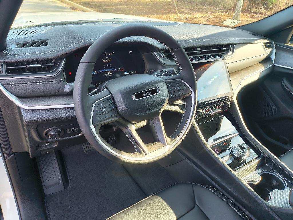 new 2025 Jeep Grand Cherokee L car, priced at $44,990