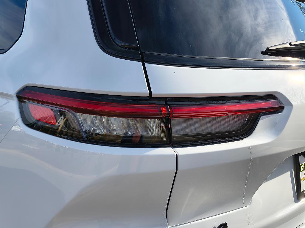 new 2025 Jeep Grand Cherokee L car, priced at $44,990