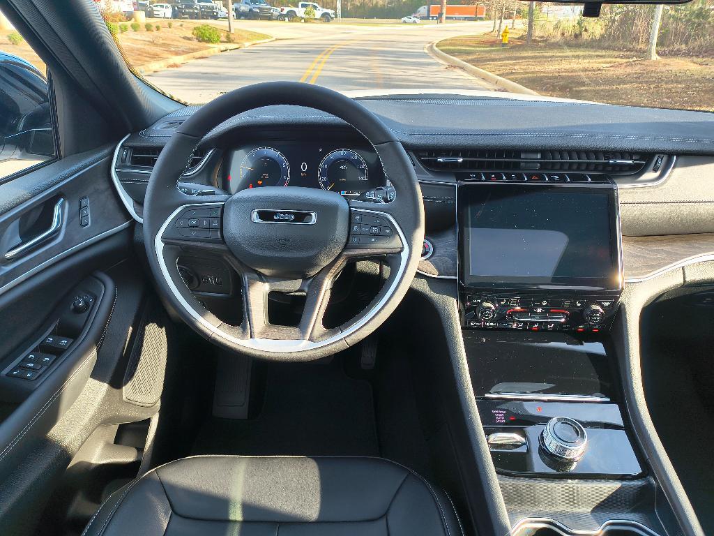 new 2025 Jeep Grand Cherokee L car, priced at $44,990