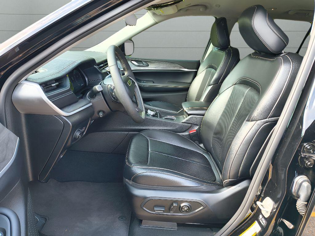 used 2024 Jeep Grand Cherokee L car, priced at $39,676