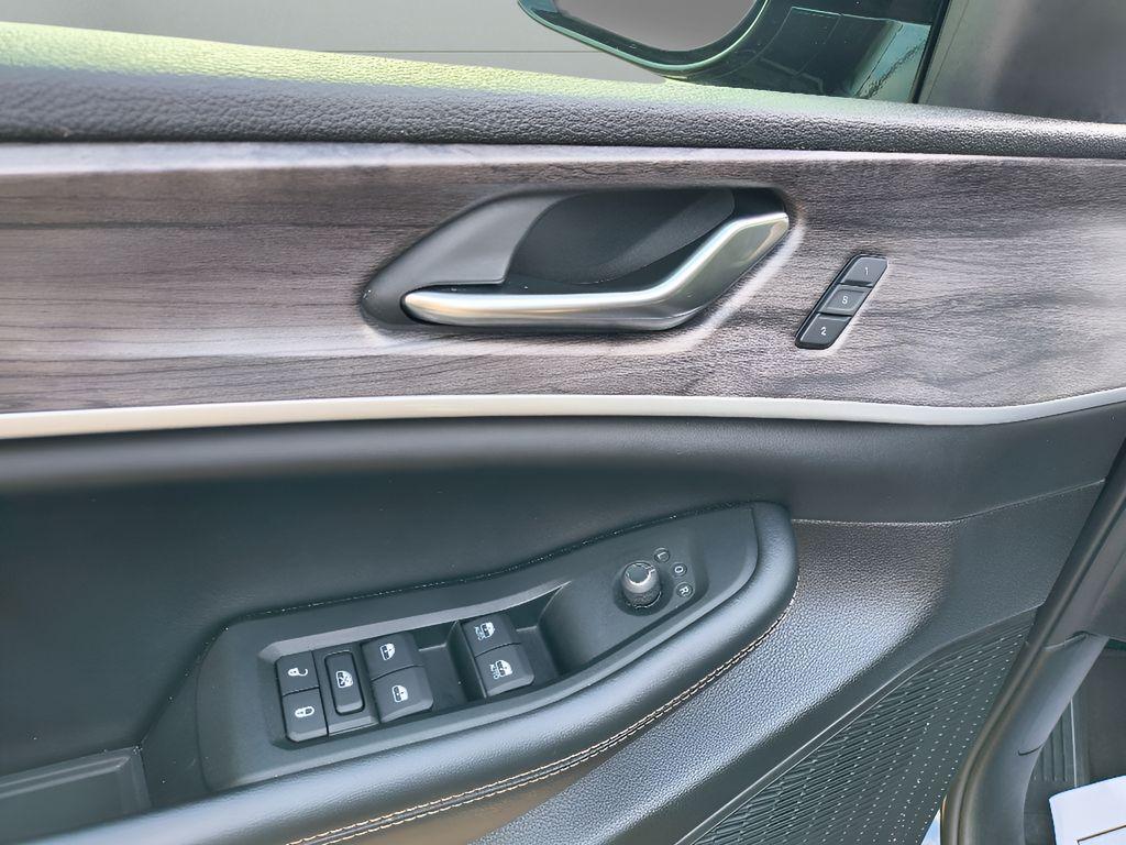 used 2024 Jeep Grand Cherokee L car, priced at $39,676