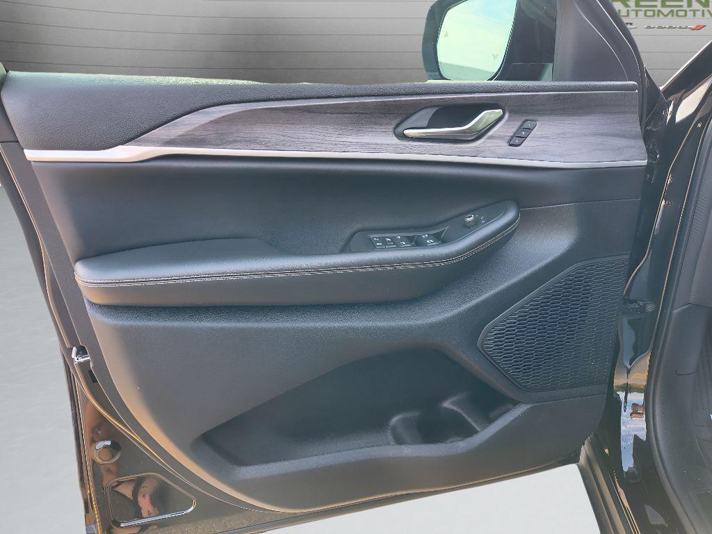 used 2024 Jeep Grand Cherokee L car, priced at $39,676