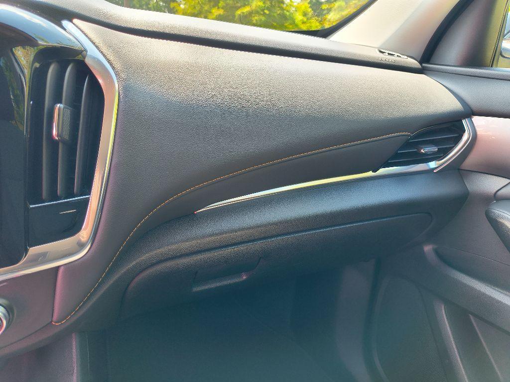 used 2021 Chevrolet Traverse car, priced at $21,798