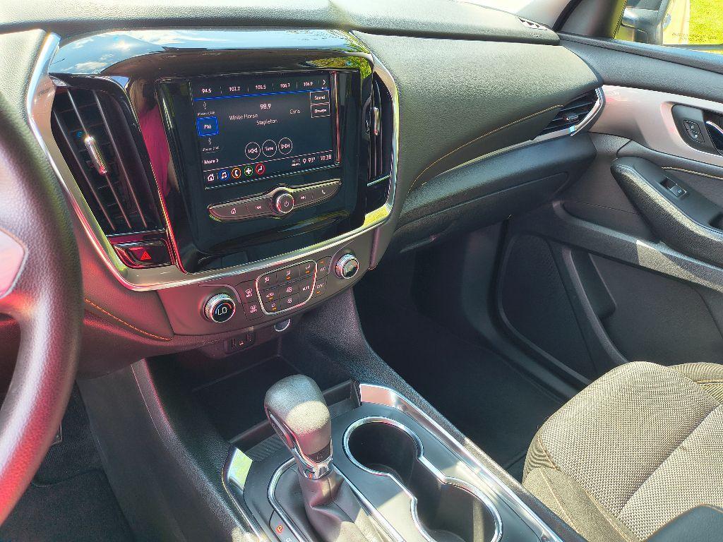 used 2021 Chevrolet Traverse car, priced at $21,798