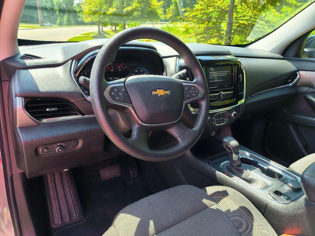 used 2021 Chevrolet Traverse car, priced at $21,798