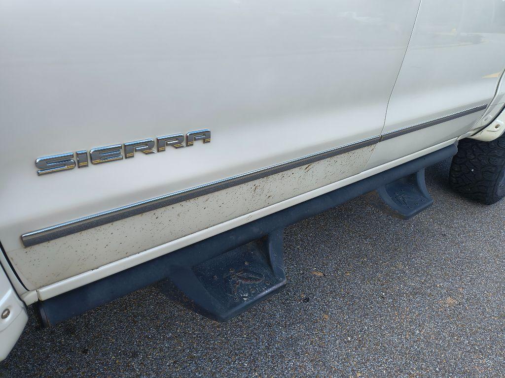 used 2014 GMC Sierra 1500 car, priced at $17,926