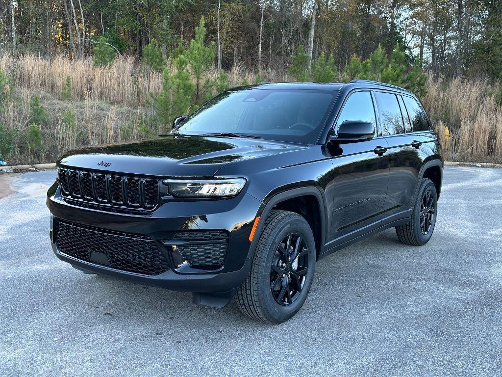 new 2025 Jeep Grand Cherokee car, priced at $47,525