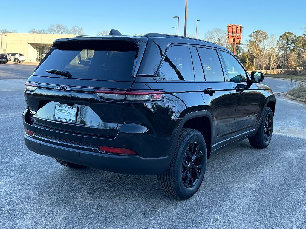 new 2025 Jeep Grand Cherokee car, priced at $45,025