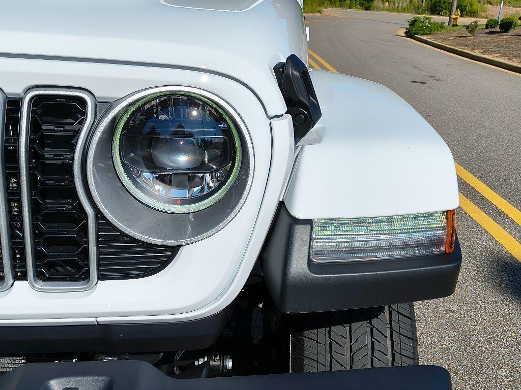 new 2025 Jeep Wrangler car, priced at $48,800