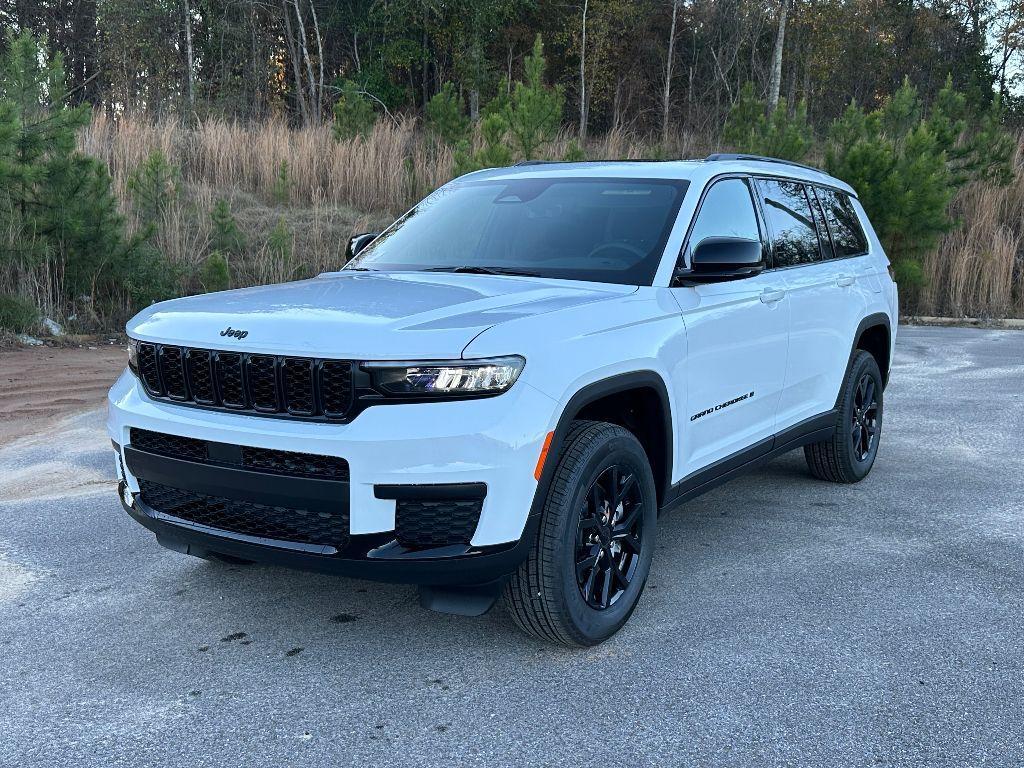 new 2025 Jeep Grand Cherokee L car, priced at $45,935