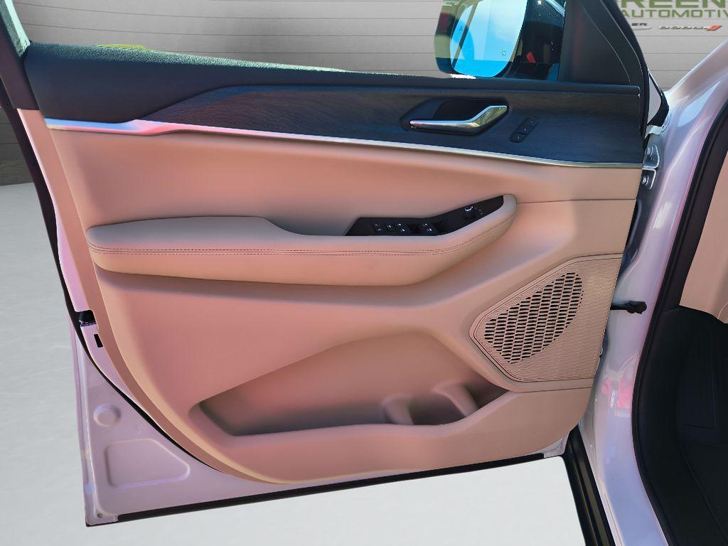 new 2025 Jeep Grand Cherokee L car, priced at $42,844