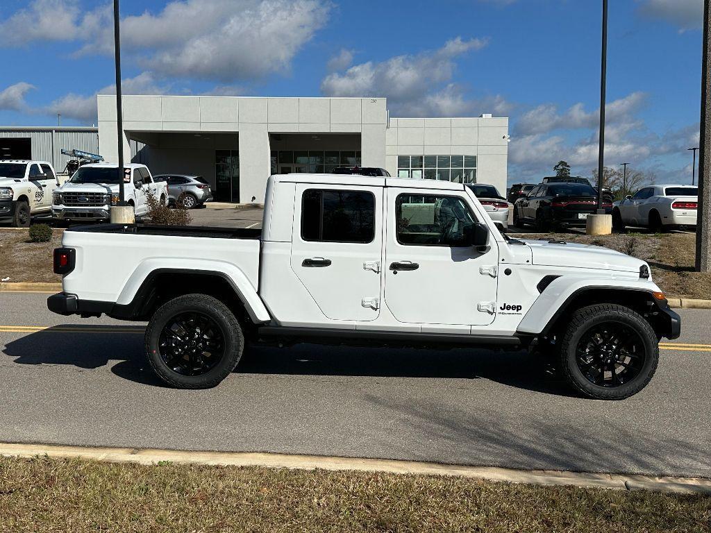 new 2025 Jeep Gladiator car, priced at $44,640