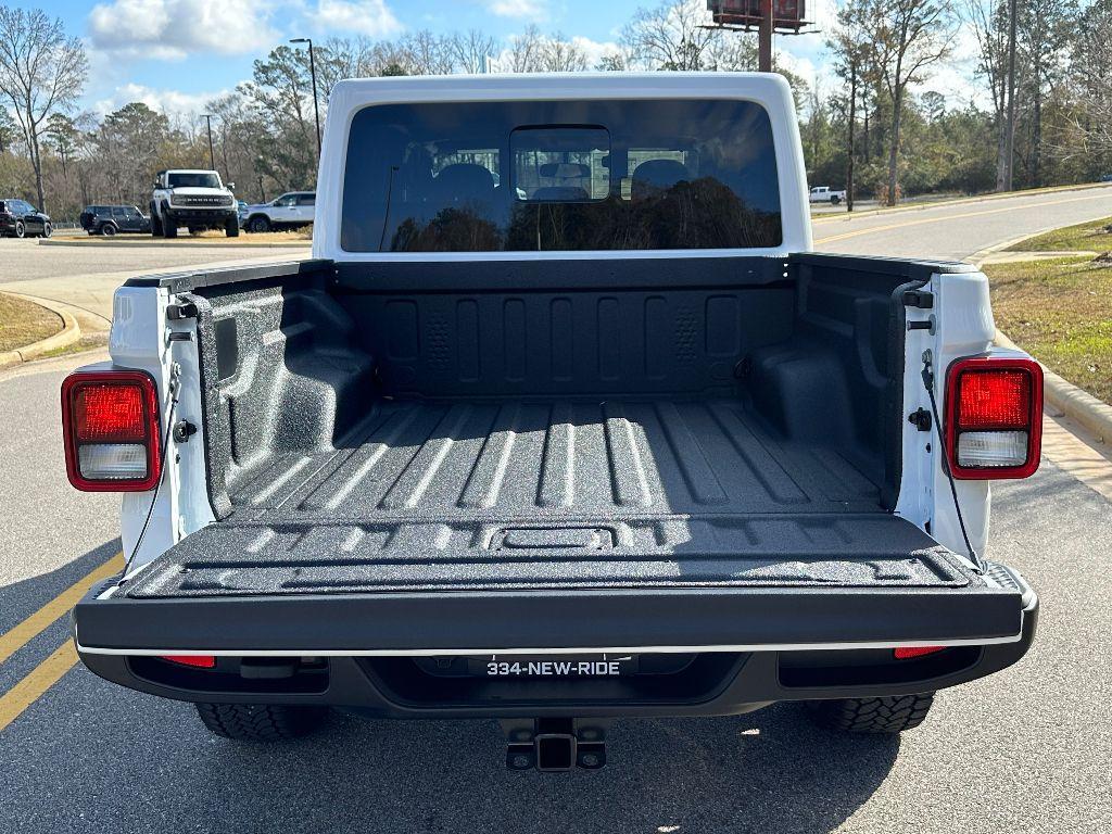 new 2025 Jeep Gladiator car, priced at $44,640