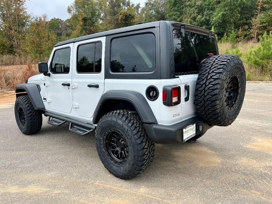 new 2024 Jeep Wrangler car, priced at $45,334