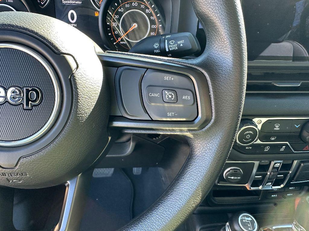 new 2025 Jeep Gladiator car, priced at $42,913
