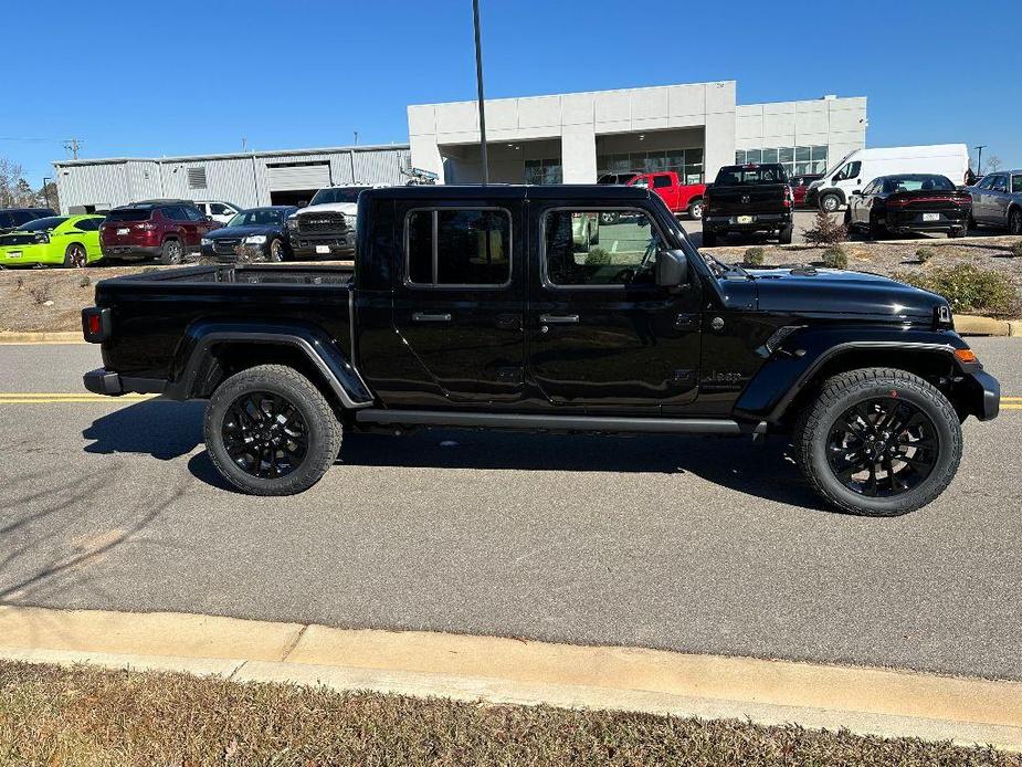 new 2025 Jeep Gladiator car, priced at $45,235