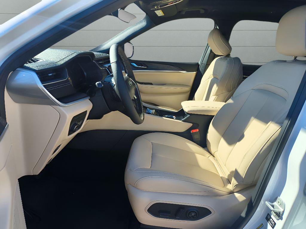 new 2025 Jeep Grand Cherokee L car, priced at $41,515