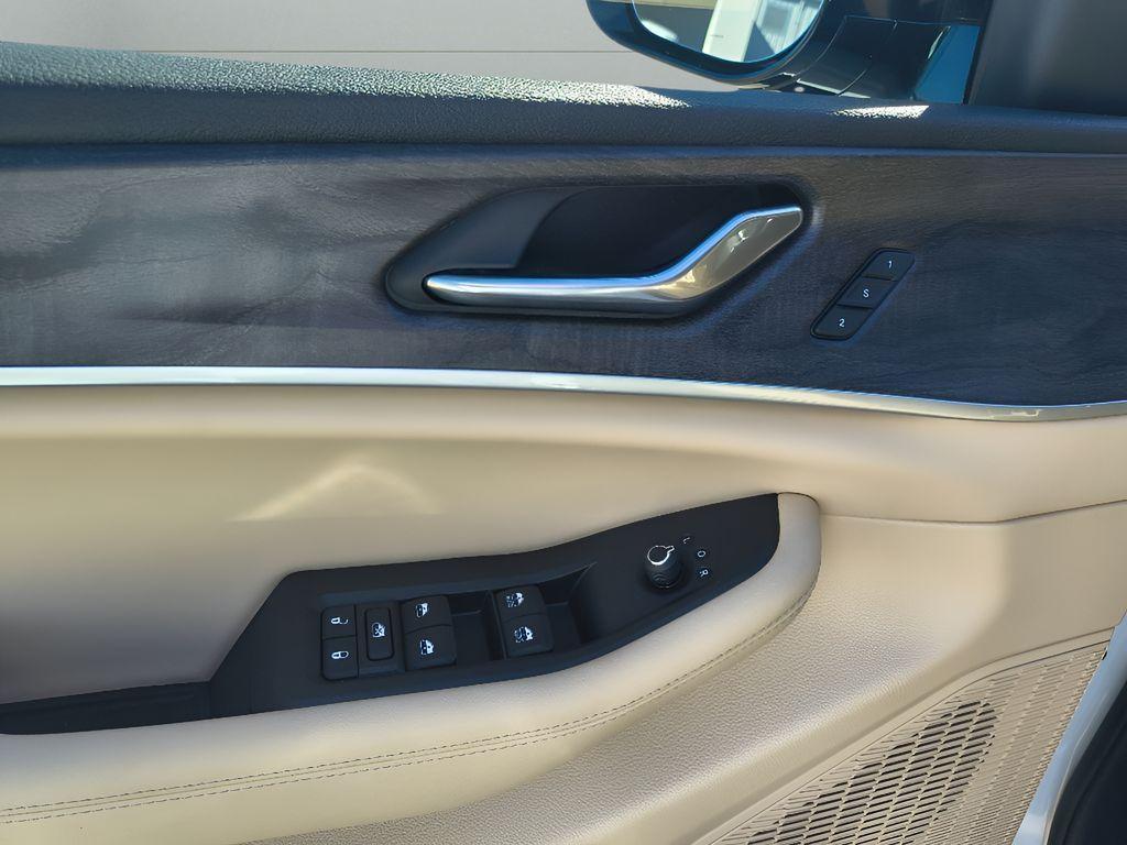 new 2025 Jeep Grand Cherokee L car, priced at $41,515