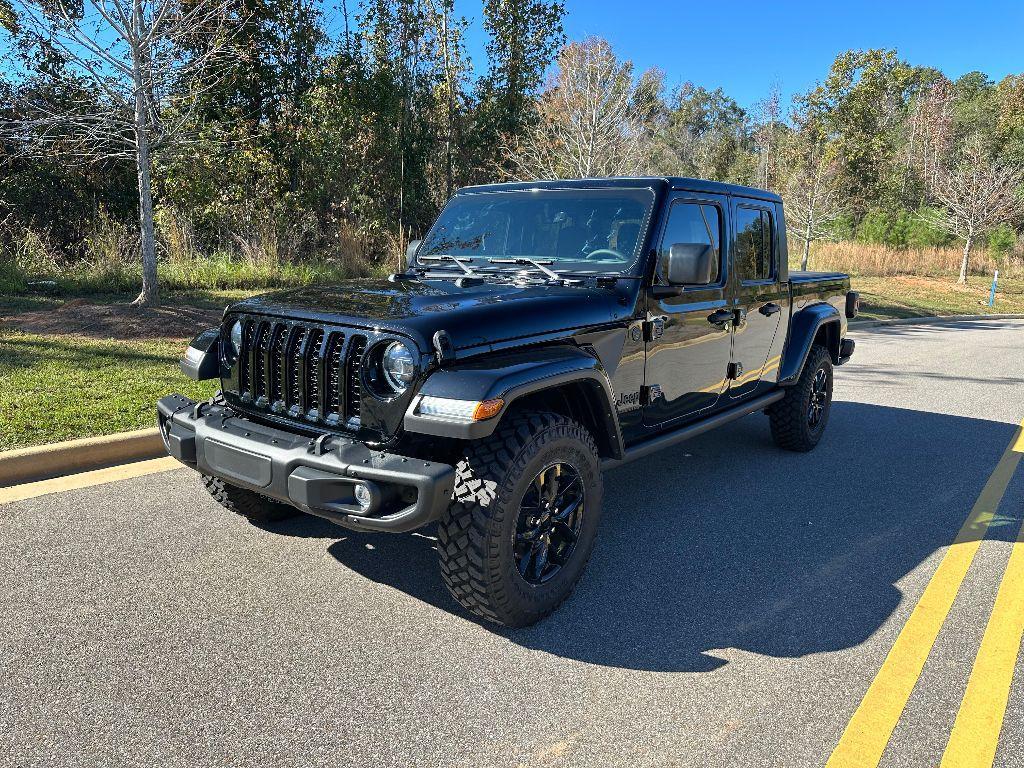 new 2023 Jeep Gladiator car, priced at $43,995